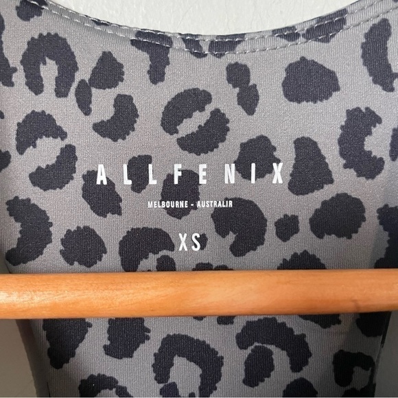 Anthropologie Allfenix dark grey black leopard bra Long Sports Bra size XS - Picture 4 of 8